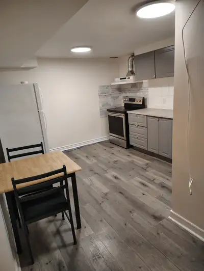 Beautiful 2 bedroom basement All included