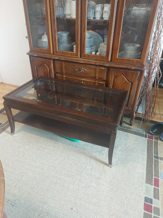Dark brown Wooden Coffee Table with glass top in Coffee Tables in Ottawa - Image 5