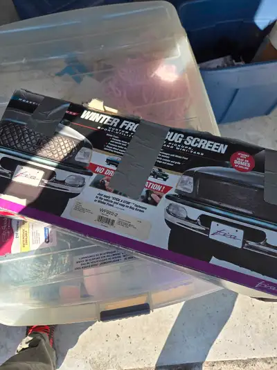 I'm offering a Winter Front/Bug Screen designed for 1992-96 Ford Full-Size Pickups and Broncos, as w...