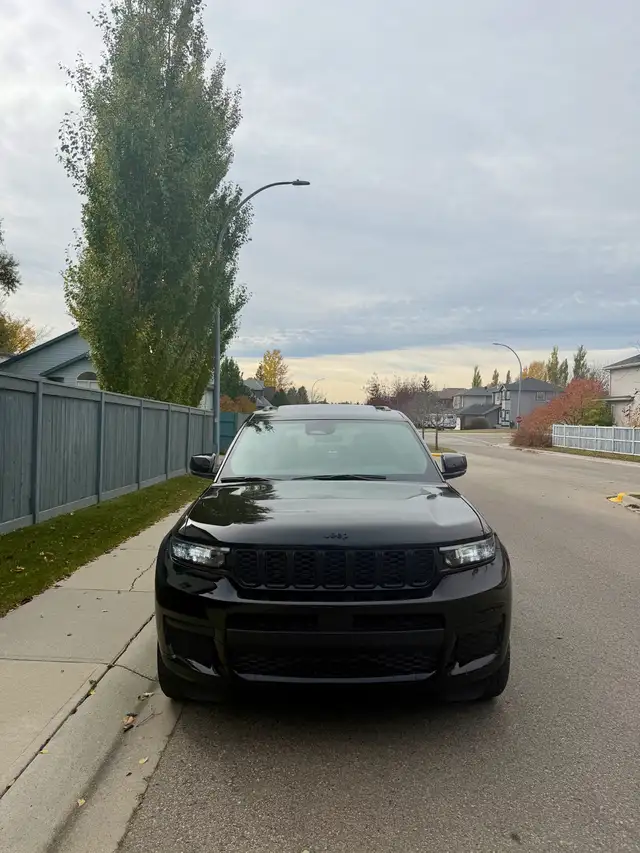 2025 Jeep Grand Cherokee L Laredo 4x4