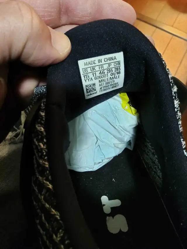 Adidas ultra boost, men's size 11.5,  in Men's Shoes in City of Toronto - Image 7