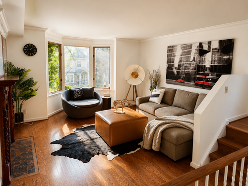 Classic Canadian 3 bedroom home beside High Park, 1 minute walk from High Park subway. 2 mins walk t...