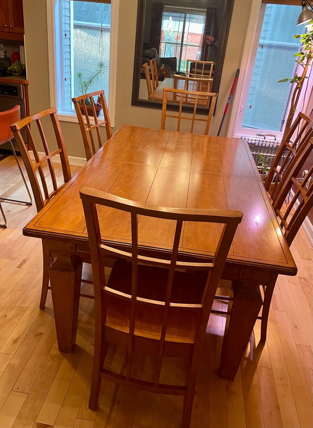 Lane “National Geographic” Edition Dining Room Set Dining Tables