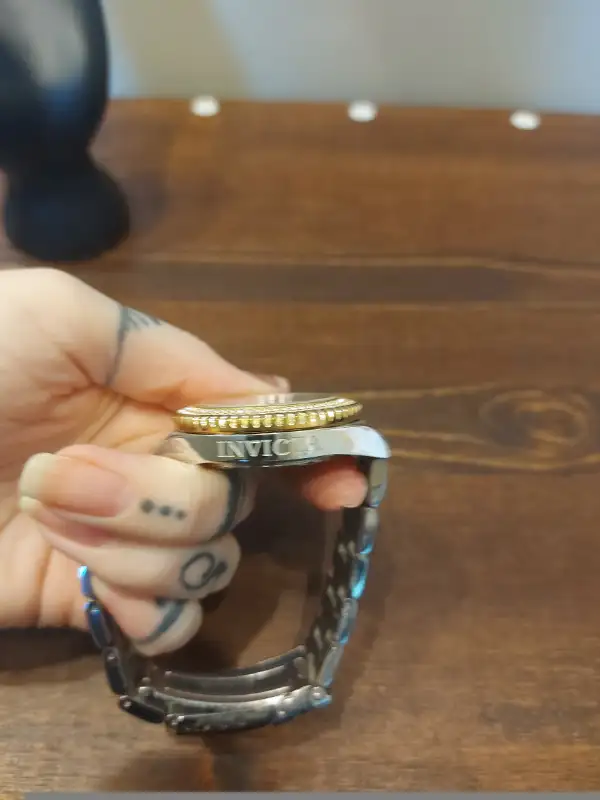 Invicta Sea Base Unisex Watch w/ Mother of Pearl Dial - 40mm in Jewellery & Watches in Kamloops - Image 8