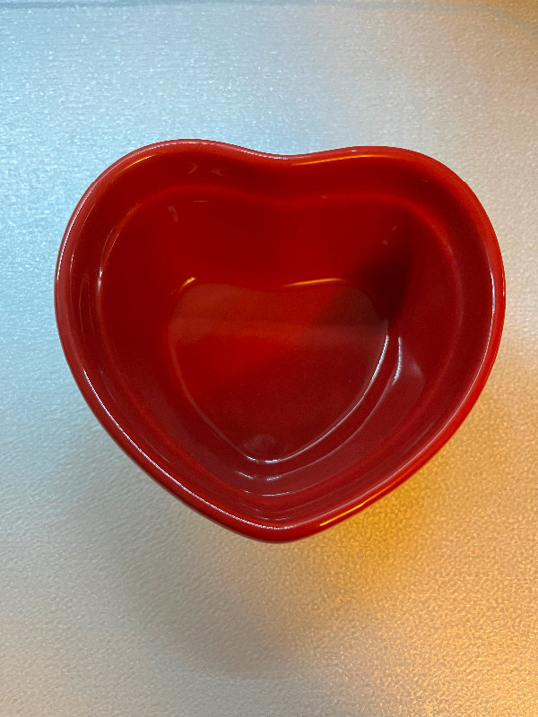 Heart-Shaped Ramekin Baking Dish for Valentine's Day For Sale in Kitchen & Dining Wares in Oakville / Halton Region - Image 2