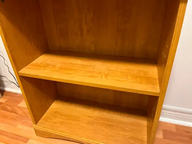 Small bookcase, display case or night stand in Bookcases & Shelving Units in Markham / York Region - Image 5