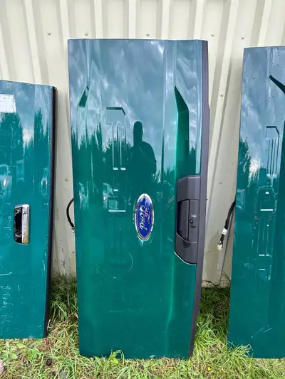 2021-22 F-150 Tailgate with Back-Up Camera New Take Off some small scuffs/scratches from handling, b...