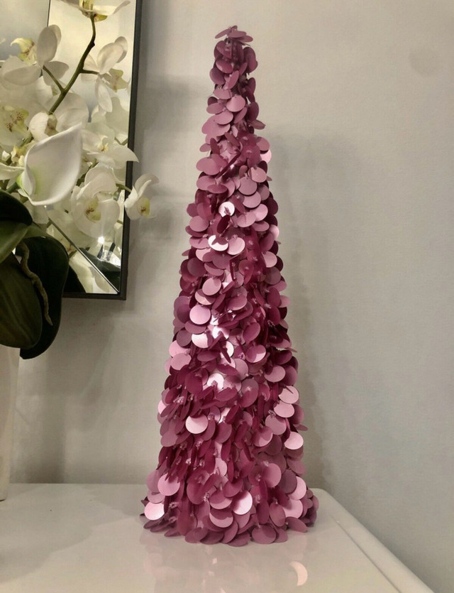 Decorative Pink Christmas tree dans Fêtes et événements  à Laval/Rive Nord