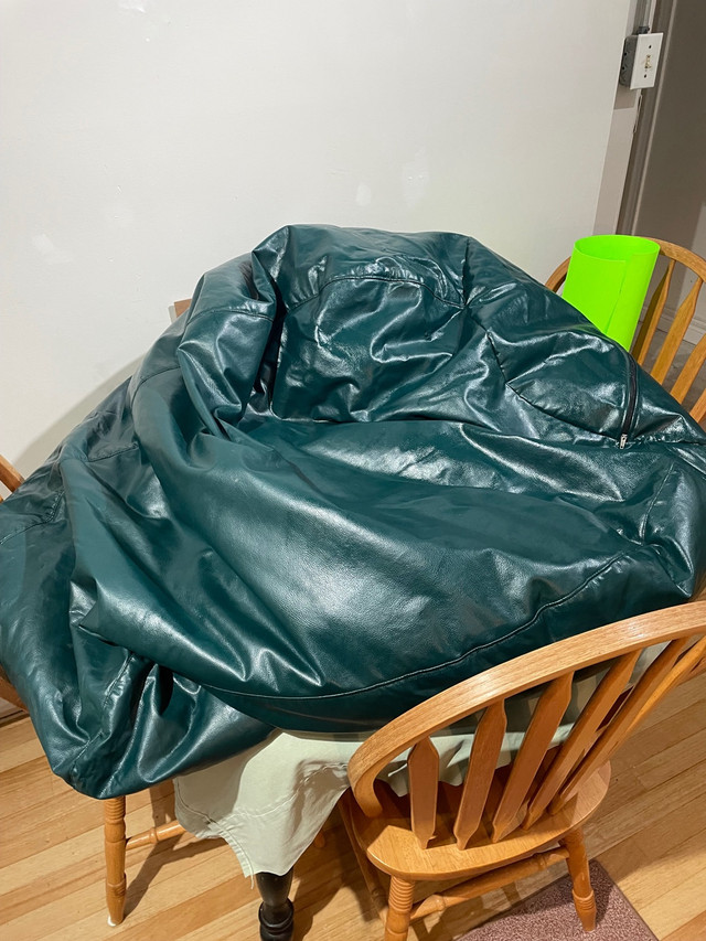 OG 1980's  British Racing Green Leather Bean Bag Chair Like New in Chairs & Recliners in Oakville / Halton Region - Image 2