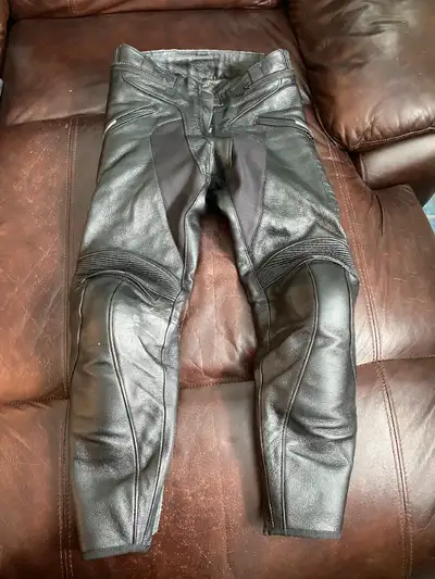 Dainese Leather Motorcycle protector pant for sale!! Size 46 Dainese take the design and technology...