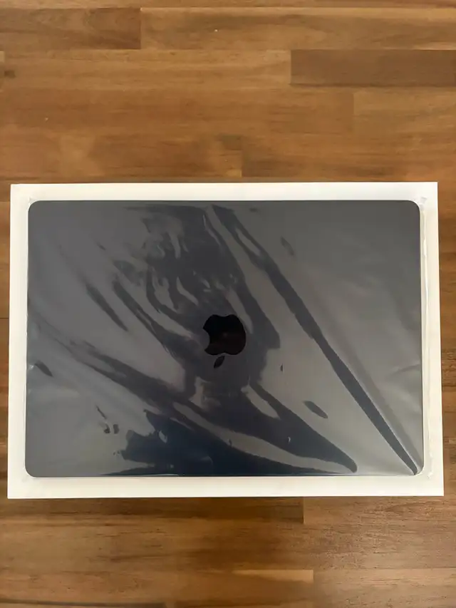 Apple MacBook Air 15.3” (2025, M4) – 16GB RAM / 256GB SSD – Midn in Laptops in City of Toronto - Image 3
