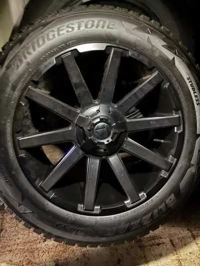 20” Fuel D417 Contra 6x139.7 (20x10) 275/55R20 Bridgestone Blizzak DM-V2 Winter tires 7-8/32nds left...