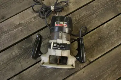 Old school, but still working fine. I live in the Mooney’s Bay area. $40