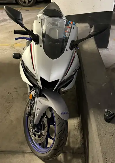 Selling a well-maintained 2020 Yamaha YZF-R3 in rare Matte Silver. Low mileage, runs great, and extr...