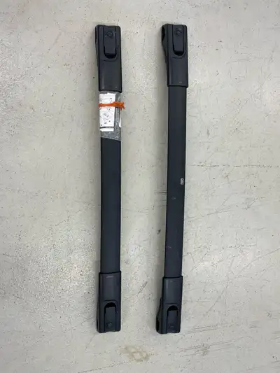 Toyota Rav 4 roof racks. Came off a 2018. 200lb capacity.