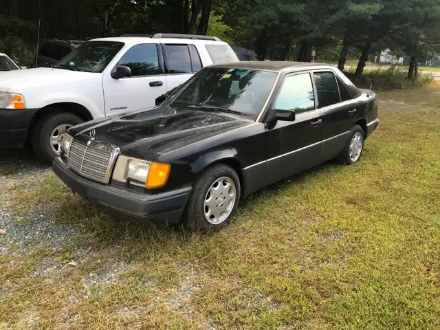 Reduced !!! 1991 Mercedes 300 D in Cars & Trucks in Fredericton