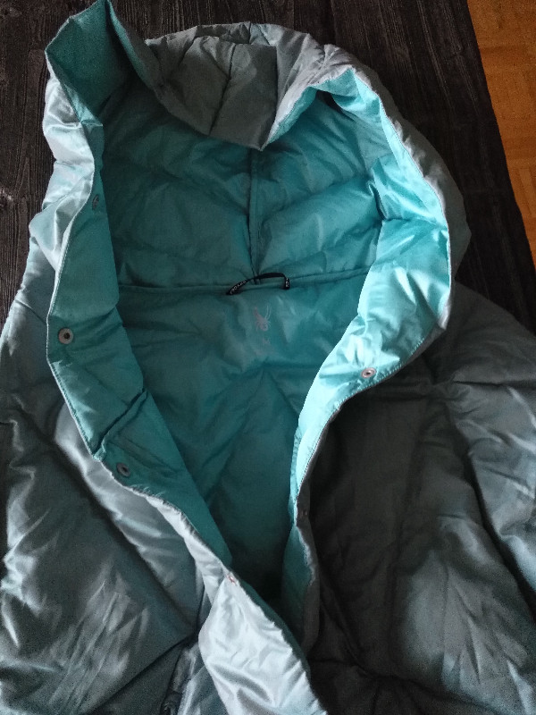 Spyder Active Sport Women's Solitude Down Poncho Baltic Medium in Other in City of Toronto - Image 3