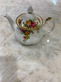 Old country roses teapot