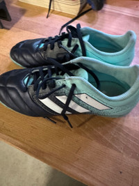 Indoor Soccer Shoes (Size 4 1/2 ) 