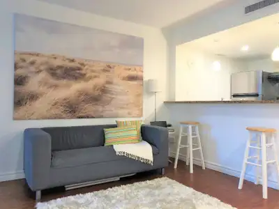 Video for virtual visit! https://youtube.com/watch?v=MEYYY3a6EtE Please note that the glass for the...