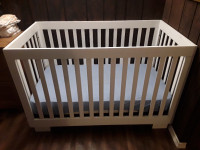 White Crib with matress