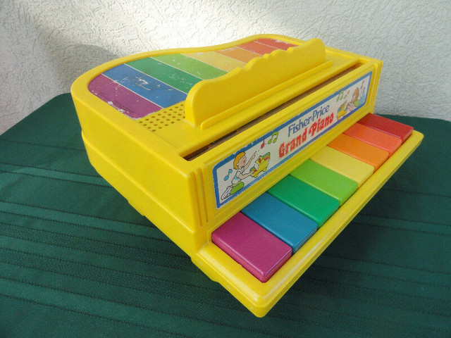 FISHER PRICE GRAND PIANO  VINTAGE 1986   #2201 dans Vêtements - 3T  à Lévis - Image 2