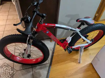 Vélos Fat Bike 26 pouces (Neuf) | Bicycle Fat Bike 26 inch, View more