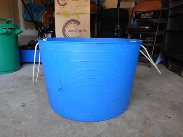 OUTSIDE TUB555211265085296641