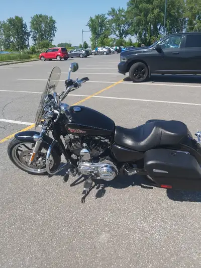 MOTO IMPECCABLE, FONCTIONNE PARFAITEMENT. ABSOLUMENT RIEN À CHANGER OU À RÉPARER. Je peux vous assur...