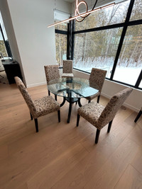 Round Kitchen Table with 6 Chairs