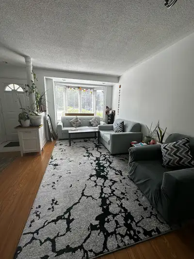 I am renting out my room! It's a cozy space & comes with a bedroom, a kitchen, and a living area. Lo...