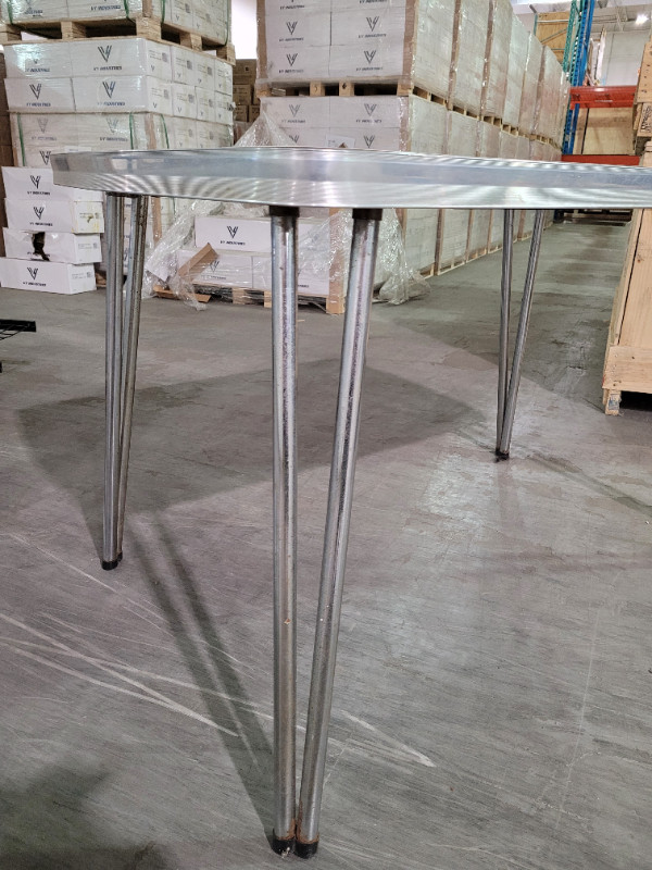 Vintage antique table chrome edge double leg nice top pickup now in Other Tables in Mississauga / Peel Region - Image 2