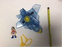 Figurine et vaisseau de Wonder Woman