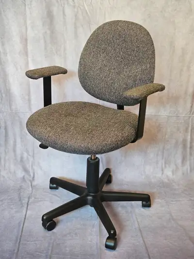 Desk Chair / Office Chair - Gas lift height adjustable, View more