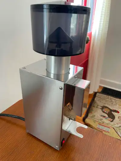 Bezzera BB005 Doserless Espresso Grinder – Made in Italy, View more