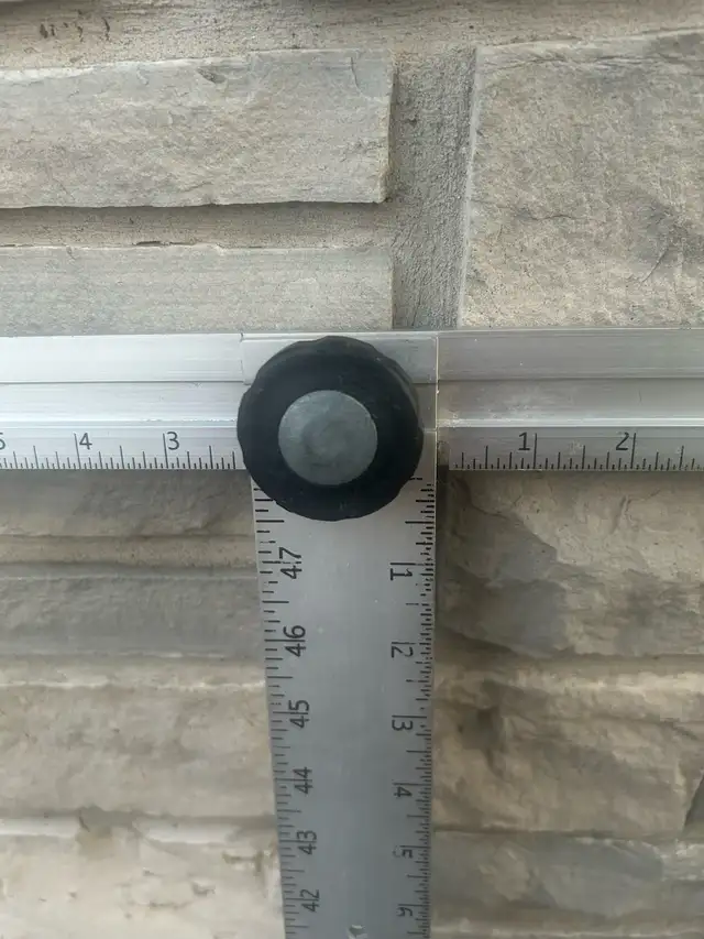 Richard Adjustable Drywall / Layout T-Square  – Contractor  in Hand Tools in London - Image 3