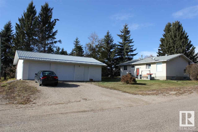 Great Starter Home in a Great Neighbourhood | Elk Point in Houses for Sale in Strathcona County - Image 2