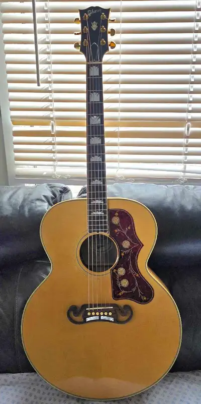 2009 Gibson SJ -200 Standard with original Gibson case., View more