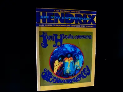 Jimi Hendrix guitar lessons livre en bonne condition pour $10.pas de livraison.