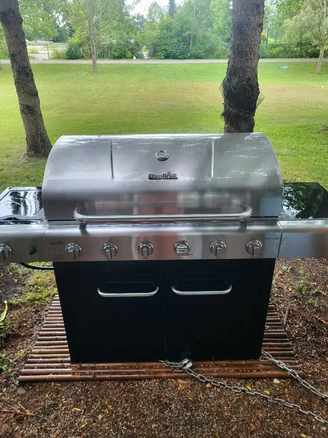 Charbroil 7 burner BBQ 63234727415553121