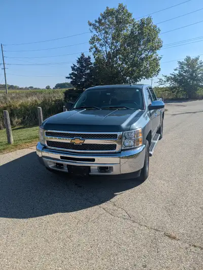 Crew Cab 4.8L V8. 4x4. Cloth interior, power windows and door locks. Tonneau cover and box liner. Ap...