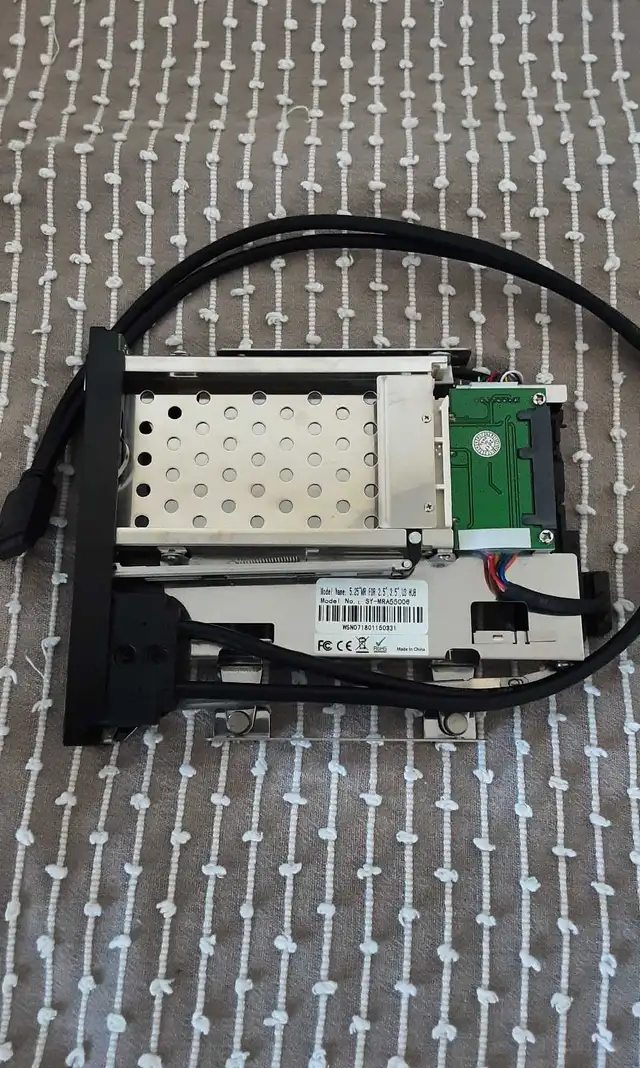 PC Case Hard Drive Enclosure in System Components in City of Toronto - Image 6