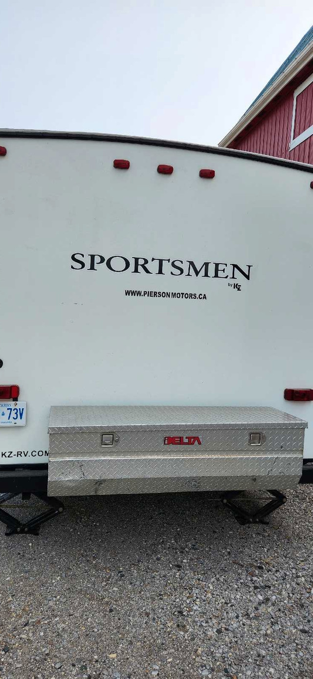 2015 KZ Sportsman  in Travel Trailers & Campers in Grand Bend - Image 2