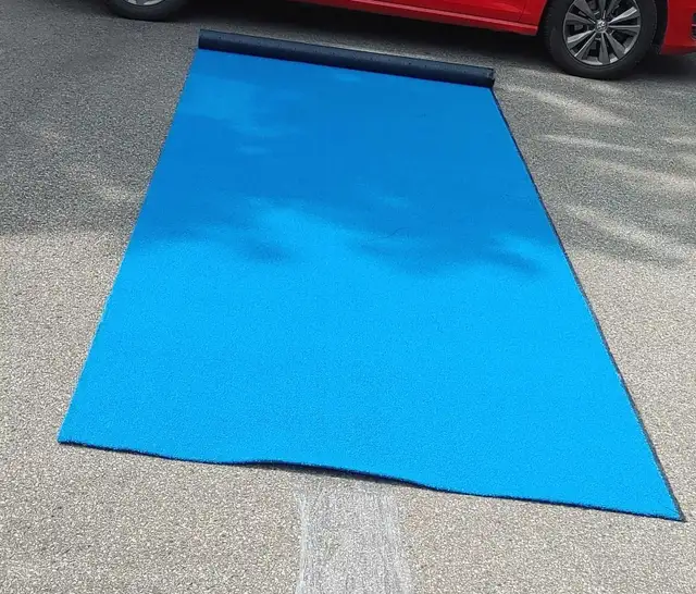 1x Pièce Gazon Synthétique Bleu Court 16mm in Outdoor Décor in Laval / North Shore - Image 3