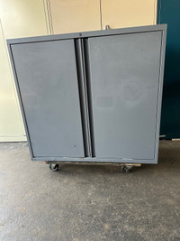 Metal cabinet 