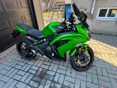 Moto Kawasaki Ninja EX650 ABS 2015 Achetée neuve en juin 2015 41 648 km Pas beaucoup utilisé au cour...