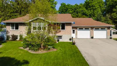 Welcome 201 Shadywood Crescent in picturesque Point Clark! Perfectly situated on a spacious, landsca...