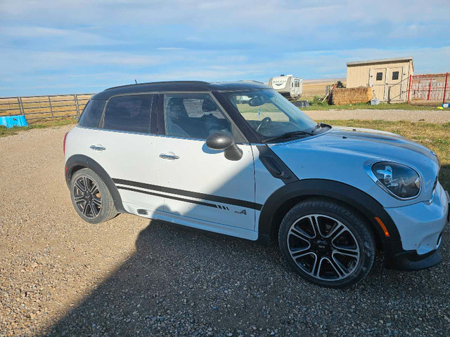 2014 AWD Mini Cooper S Countryman in Cars & Trucks in Lethbridge