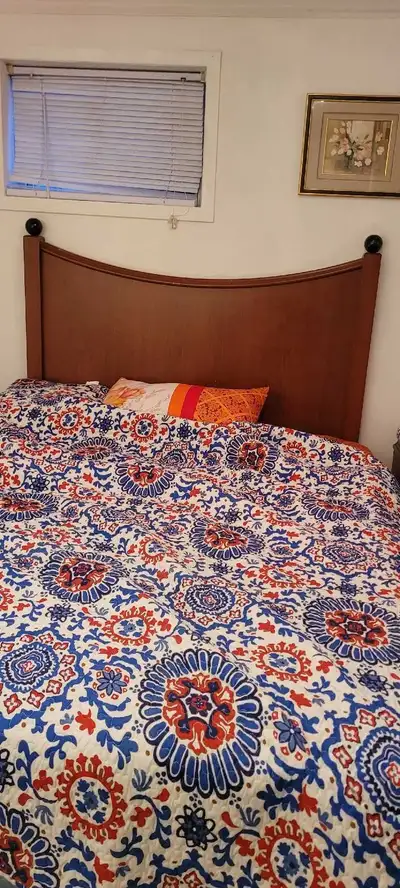 Une chambre privée à louer dans un 4 1/2 meublé, la cuisine et la salle de bain à partager. C'est pr...