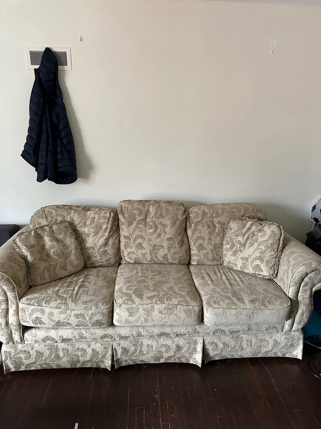 Large couch in Couches & Futons in London